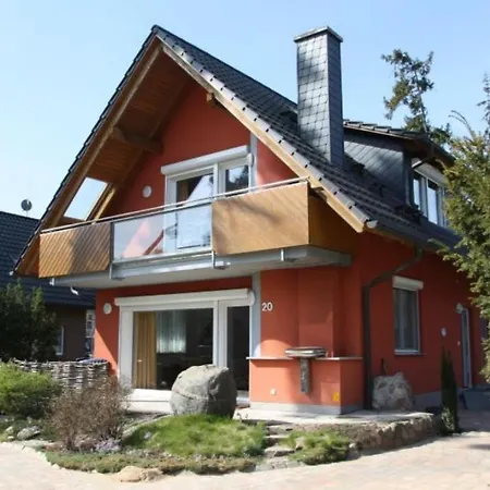 Schoene Ferienwohnung Direkt Am See In Roebel / Mueritz