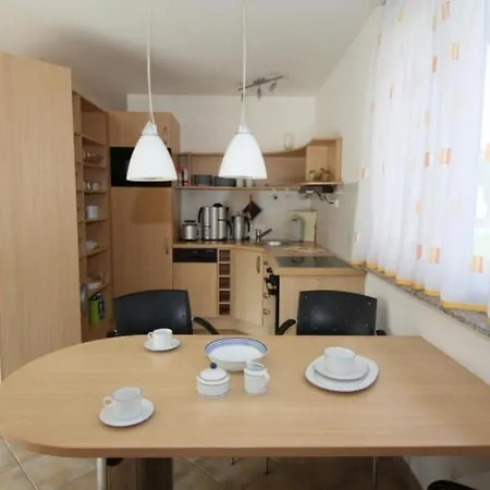 شقة Schoene Ferienwohnung Direkt Am See In Roebel / Mueritz Marienfelde