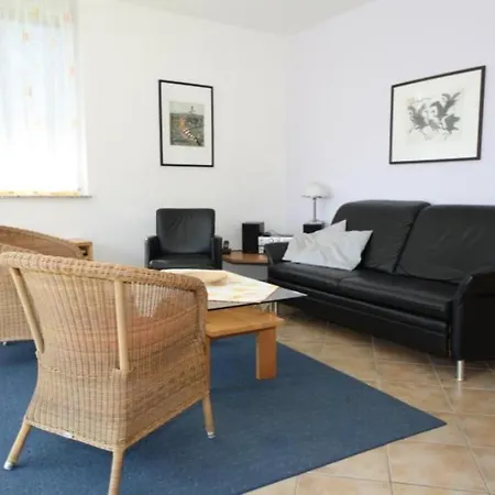 Schoene Ferienwohnung Direkt Am See In Roebel / Mueritz